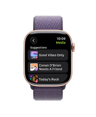 Apple Watch 11, hliníkový kryt vo farbe ružové zlato, ovládacie prvky Apple Music, tréningový playlist, pohľad zvonku na pravú stranu, korunka Digital Crown, remienok, športová slučka vo farbe fialová hmla