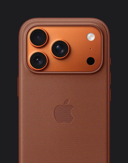 iPhone 17 Pro, zadná strana, kozmická oranžová s oranžovým krytom TechWoven s MagSafe